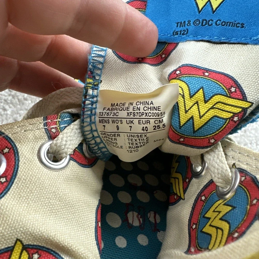 Converse Wonder Woman DC Comics Sneakers Size Women's 9 Men's 7 High Top Shoes - Picture 9 of 9